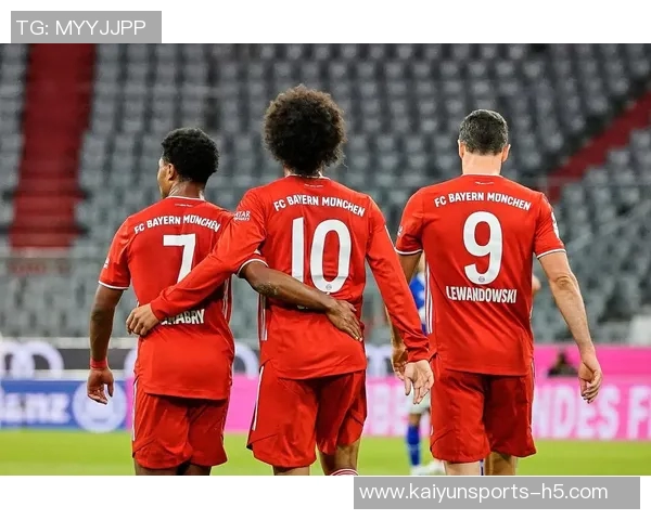 穆勒携家人共度假期现场观赛拜仁男篮圣诞前夕盛况 穆勒携家人共度假期现场观赛拜仁男篮圣诞前夕盛况