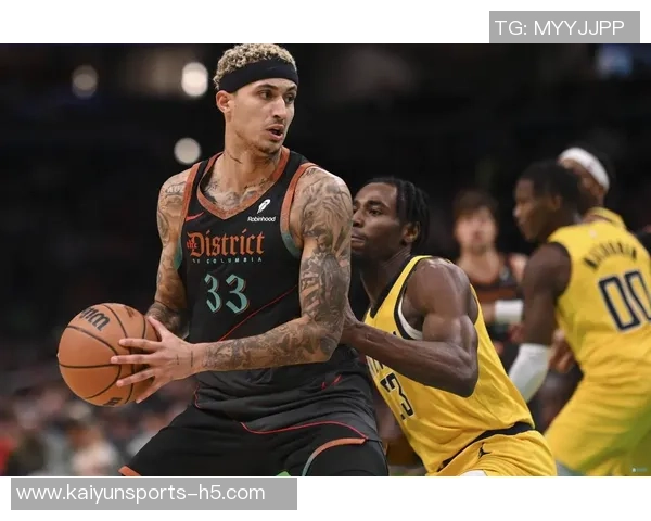 库兹马半场表现出色7投4中贡献11分2篮板2助攻展现强大实力